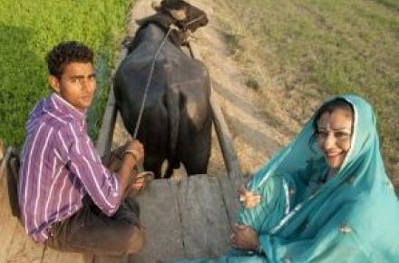 سرنوشت عشق اینترنتی خانم مدرن آمریکایی با روستازاده‎ی هندی (+تصاویر)