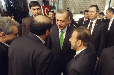 استقبال وزیر ارتباطات کشورمان از نخست وزیر ترکیه