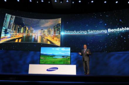 رونمایی از تلویزیون‌هایی با صفحه تصویر خمیده در لاس وگاس+تصویر