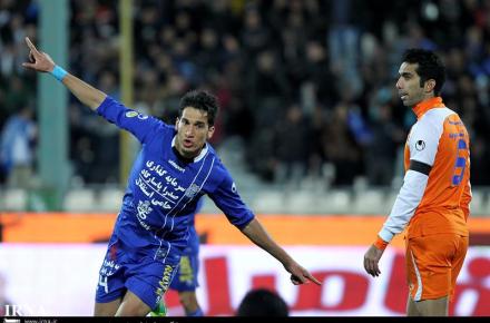 مطلب منتسب به فرزاد حاتمی در فیس بوک علیه استقلالی‌ها