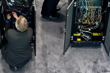 آیا جمع‌آوری اطلاعات اینترنتی قانونی است؟