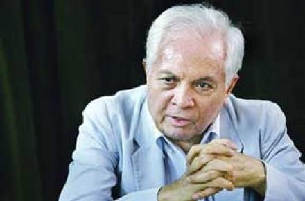 انتقاد از برخی عکس های تشییع جنازه دکتر معتمدنژاد 