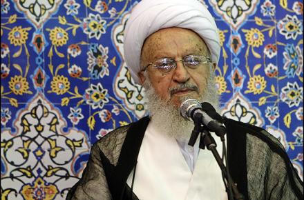 آیت الله مکارم شیرازی: فیس بوک مانند شهر بى در و دروازه‌اى است که در بسیارى از موارد ابزار گناه در مغازه‎هایش عرضه می‎شود