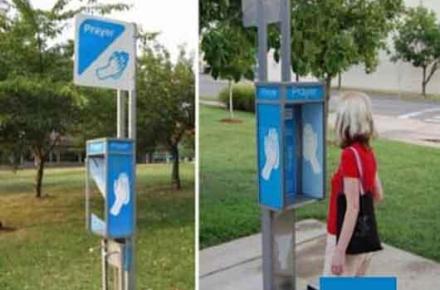 نصب باجه‌ تلفن‌های تماس با خدا در کانزاس آمریکا +عکس