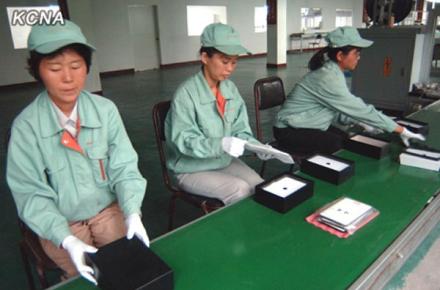 کشوری که تبلت می‎سازد اما اینترنت را محدود می‎کند! +تصویر