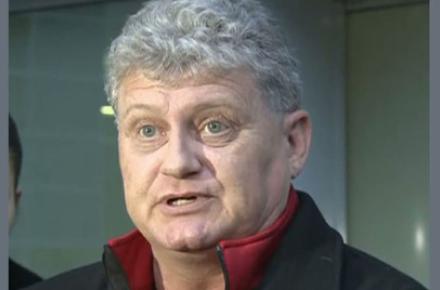 نگرانی پدر اسنودن از آینده زندگی فرزندش