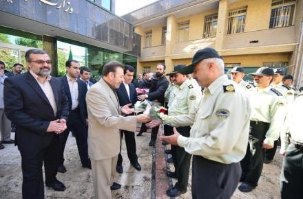 وزیر ارتباطات: فداکاری های نیروی انتظامی امنیت را در این کشور تضمین کرده است 