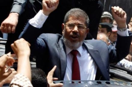 واکنش فیس بوکی محمد مرسی: شهروندان از پذیرش کودتا خودداری کنند