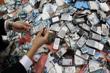 ادامه کاهش قیمت‌ها در بازار تلفن همراه 