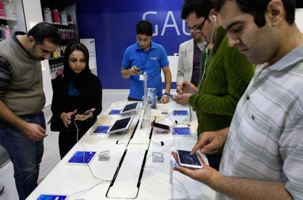 لغو تحریم‌ فروش تلفن همراه و کامپیوتر به ایران