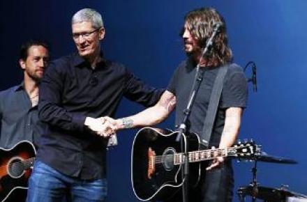 آیا اپل مخفیانه به دنبال جانشینی برای تیم کوک می گردد؟ 