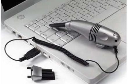 برای زدودن گرد و غبار لپ‌تاپ از جاروبرقی استفاده نکنید