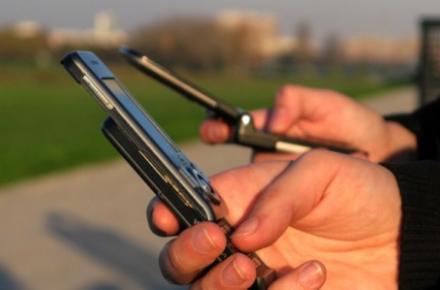 درآمد هنگفت پیامک برای اپراتورها؛ روزی چند میلیون پیامک در ایران رد و بدل می‌شود؟