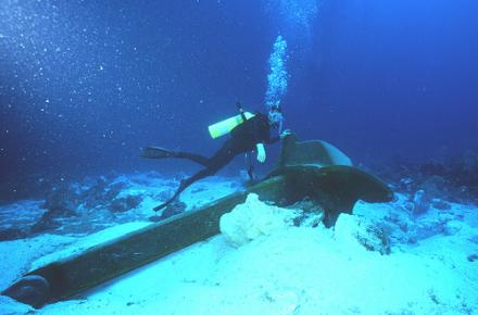 دستگیری سه غواصی که در صدد قطع کابل اینترنت بودند