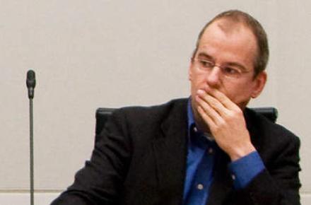 اولین توئیت اسلام‎ستیز معروف پس از مسلمان شدن چه بود؟ 