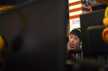 تشدید نظارت بر هویت کاربران اینترنت در چین 