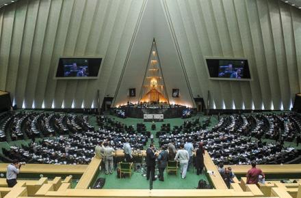 مجلس دست دولت را برای ادغام وزارتخانه‌ها بست 