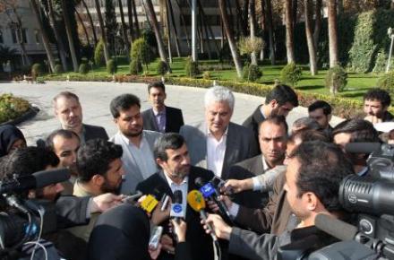 احمدی‎نژاد: دیگر وزارت ارتباطات در قواره‎ی یک وزارتخانه نیست