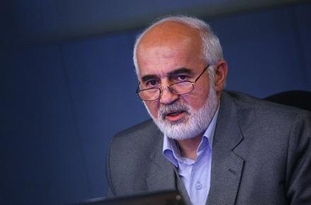 احمد توکلی: بجای برخورد با رسانه ‎ها و وبلاگ‎ نویس‎ ها سراغ مسوولان فاسد بروید