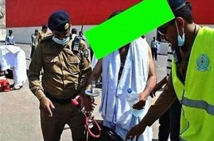 واکنش کاربران به حضور با قلیان یک حاجی در عرفات + عکس