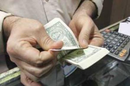 معاون ارزی بانک مرکزی: معاملات ارز در مرکز مبادلات ارزی به صورت الکترونیکی است