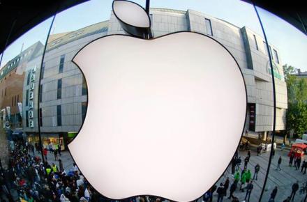 نخستین سری از تولیدات آی‌فون ۵ به فروش رفت/ سایر مشتریان تا اکتبر باید منتظر بمانند