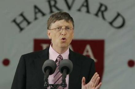 چرا بیل گیتس 100 هزار دلار به همجنس بازان اختصاص می‎دهد؟