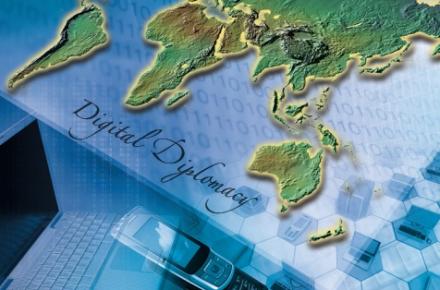  دیپلماسی تلفن همراه آمریکا برای سیطره بر تهی دستان