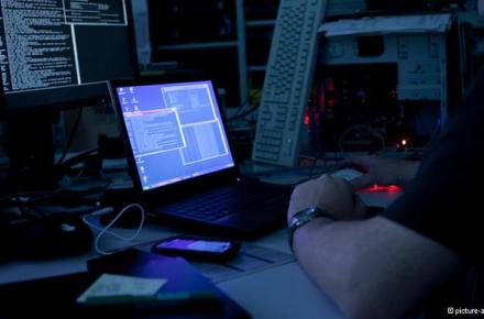 "دوشنبه" امکان قطع ارتباط اینترنتی 300 هزار کاربر 