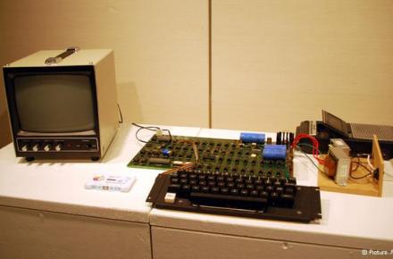 اولین کامپیوتر ساخت اپل 300 هزار یورو فروخته شد + تصویر