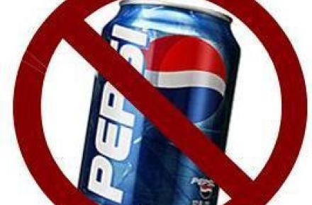 اعتراض کاربران ایرانی نسبت به انتشار خبر تبلیغ پپسی بر روی ماه