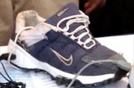 موبایلتان را با کفش شارژ کنید + تصویر