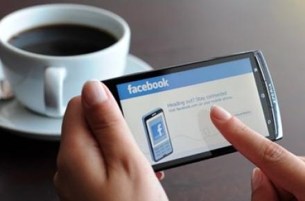پیشی گرفتن گوشی‌های هوشمند از رایانه‎ها در اتصال به فیس‌بوک