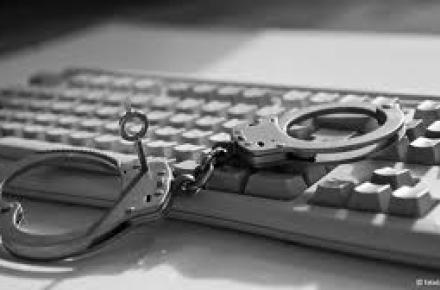 دستگیری متصدی یک کافی‌نت به اتهام ذخیره‏ی تصاویر مستهجن