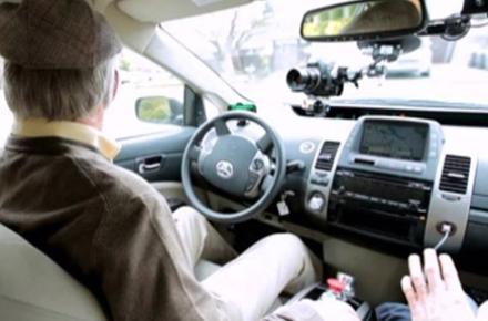 گوگل برای نابینایان سیستم رانندگی راه‌اندازی کرد + تصویر