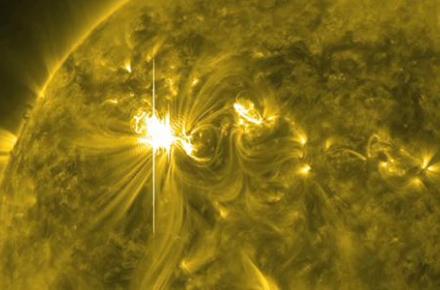 طوفان عظیم خورشیدی بدون اختلال در شبکه‌های ارتباطی به زمین رسید 
