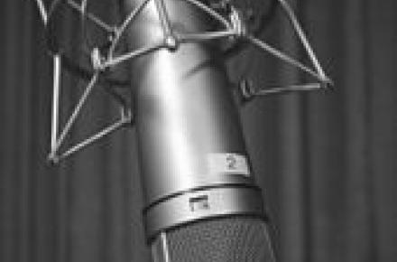 135 امین سالگرد اختراع میکروفون 