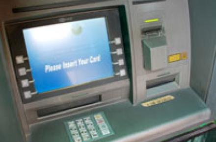 کنترل لحظه ای دستگاه های خودپرداز پست بانک 