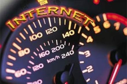 وزیر ارتباطات در توضیح علت سرعت پایین اینترنت: مشکل در توزیع است 