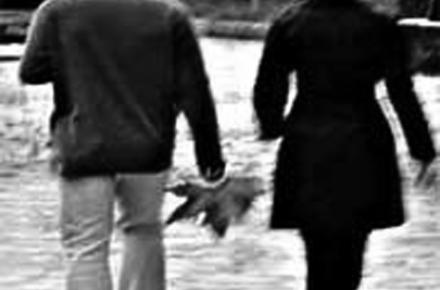 دستگیری مردی که در اینترنت با تقلید صدای زنانه از مردان اخاذی می‌کرد