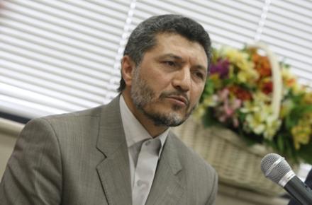 احمد بزرگیان: در 18 هزار دفتر پیشخوان دولت 60 خدمت به مردم ارائه می‌شود