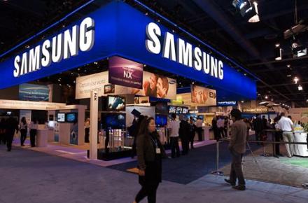 دوربین‌های عکاسی سامسونگ پر فروش‌ترین در دنیا/ ورود دوربین NX200 سامسونگ به بازار ایران