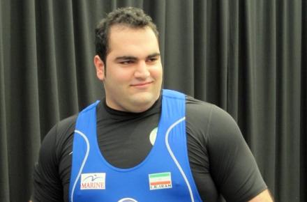 قهرمان وزنه‌برداری جهان در صفحه‌ی نخست روزنامه‌های ایران