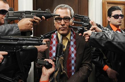 حاشیه‌ای بر پخش کلیپ مهران مدیری از شبکه‌ی ماهواره‌ای PMC