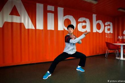 غول‌ تجارت الکترونیک دنیا حال و هوای وال استریت به سرش زده است!