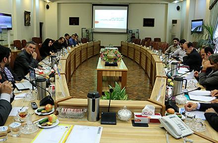 گفتمان علم و تکنولوژی به مناسبات سیاسی بین کشورها کمک می‏‌کند