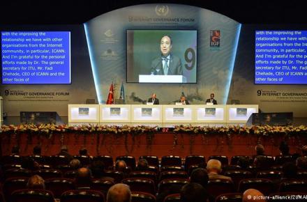 باید همگان از منافع اینترنت بهره‌مند شوند