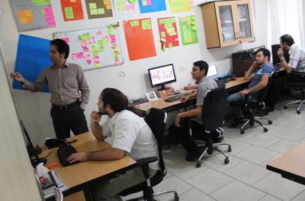 به پویش شرکتی دانش بنیان در هلدینگ فناپ