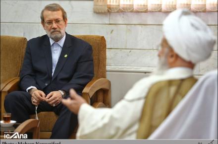 وعده‎ی لاریجانی به آیت الله مکارم برای پیگیری موضوع اینترنت همراه نسل سوم 