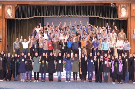 برگزاری همایش علمی و جشن تجلیل از نخبگان و رتبه های زیر 10 کشوری کنکور سراسری 93 